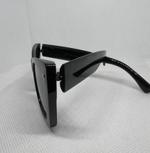 Load image into Gallery viewer, Cat Eye
