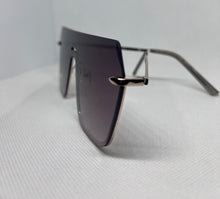 Load image into Gallery viewer, Futuristic-Black
